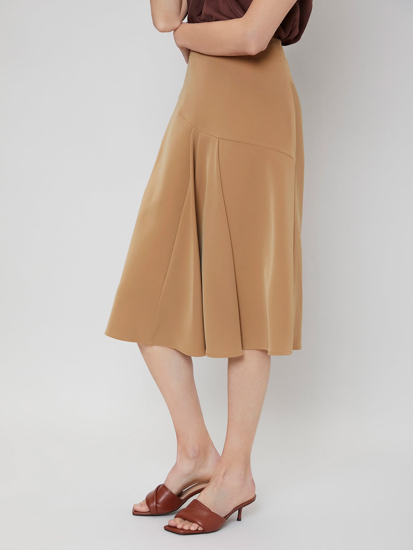 Lara Klawikowski Women Clothes Supplier
