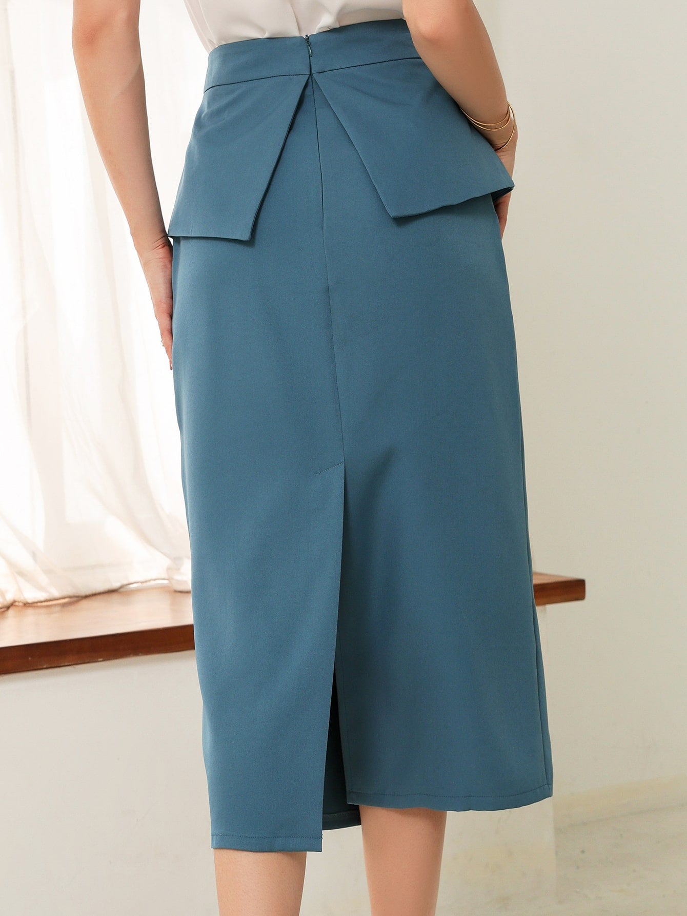 Chain Detail Split Thigh Back Skirt