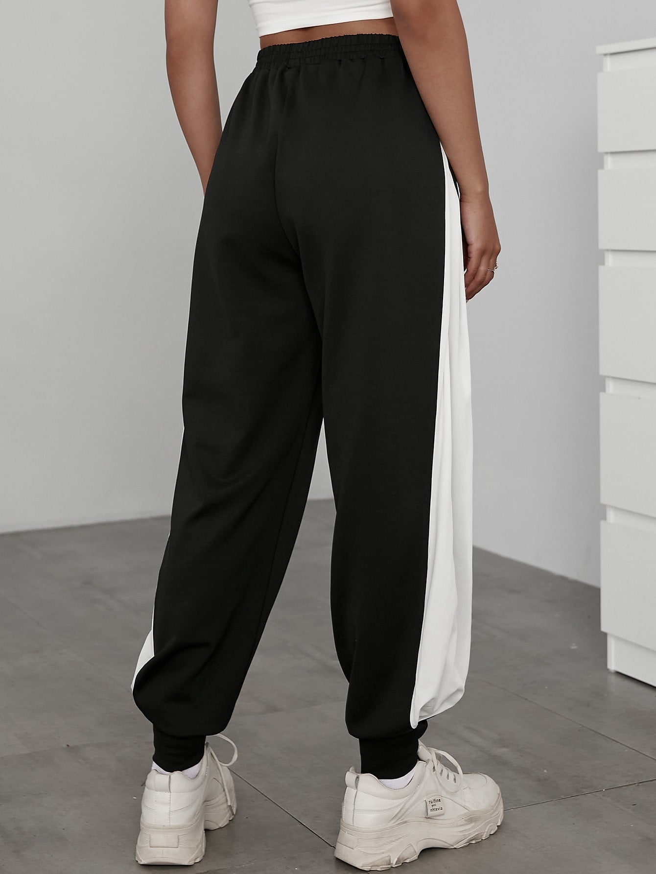 Contrast Panel Knot Front Sweatpants