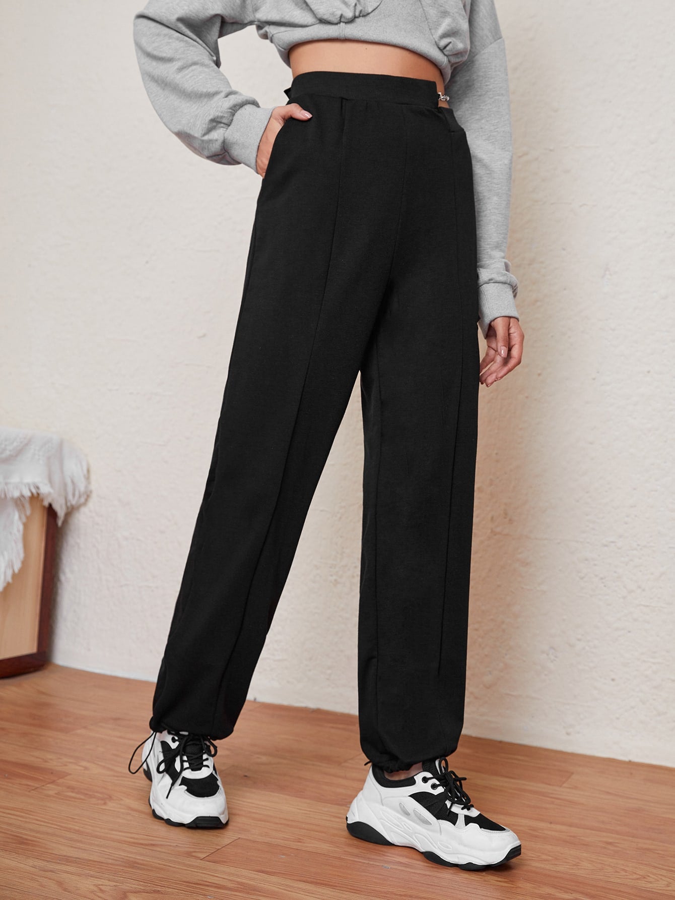 Women Sweatpants Producers