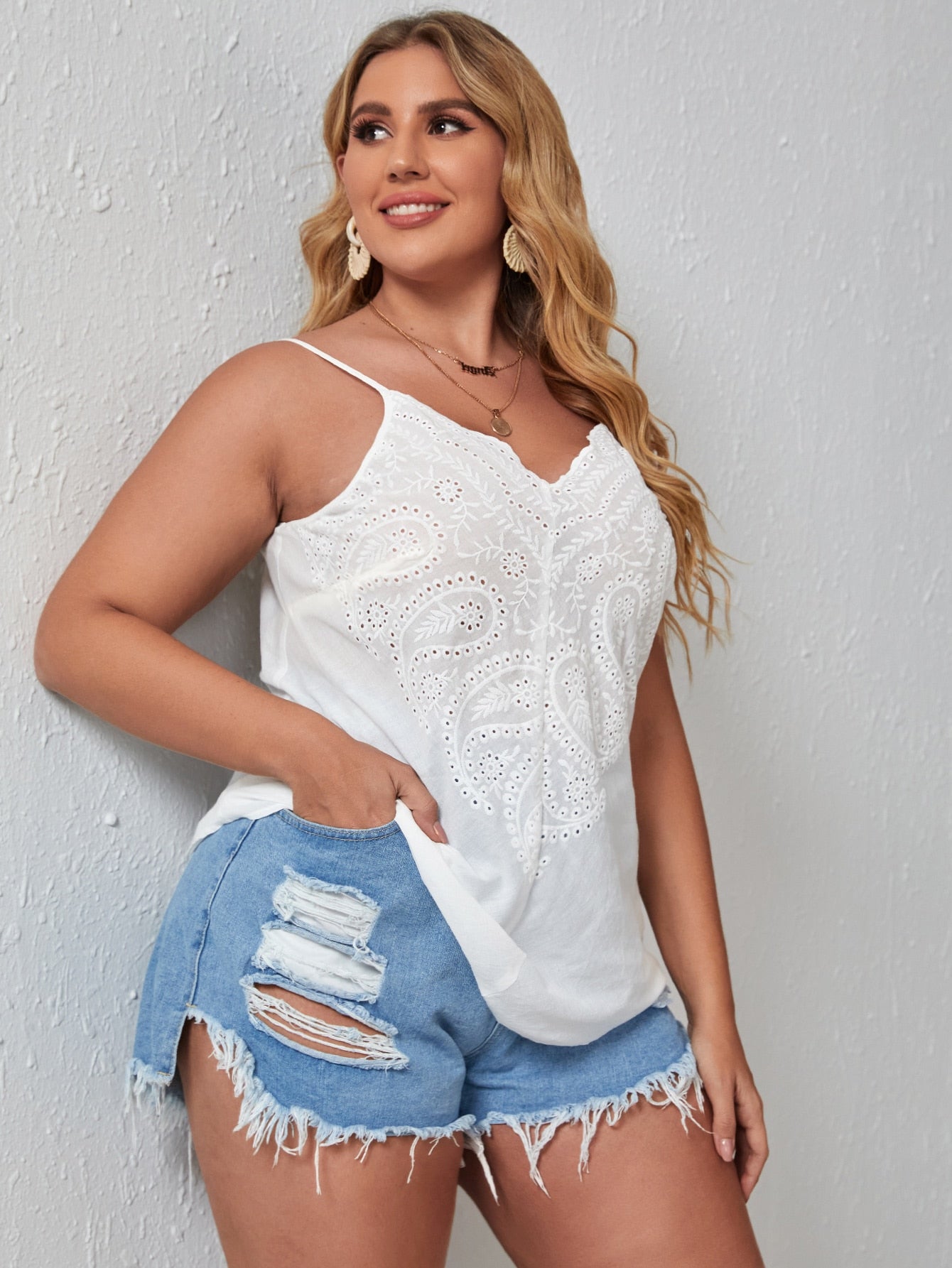 Plus Size Tank Tops & Camis Manufacturer