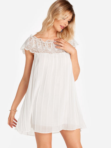 Wholesale White Off The Shoulder Short Sleeve Plain Lace Tiered Pleated Dresses