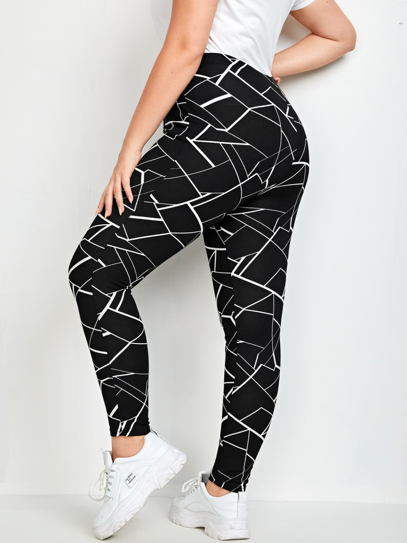 R¨¦ Clothing Producers