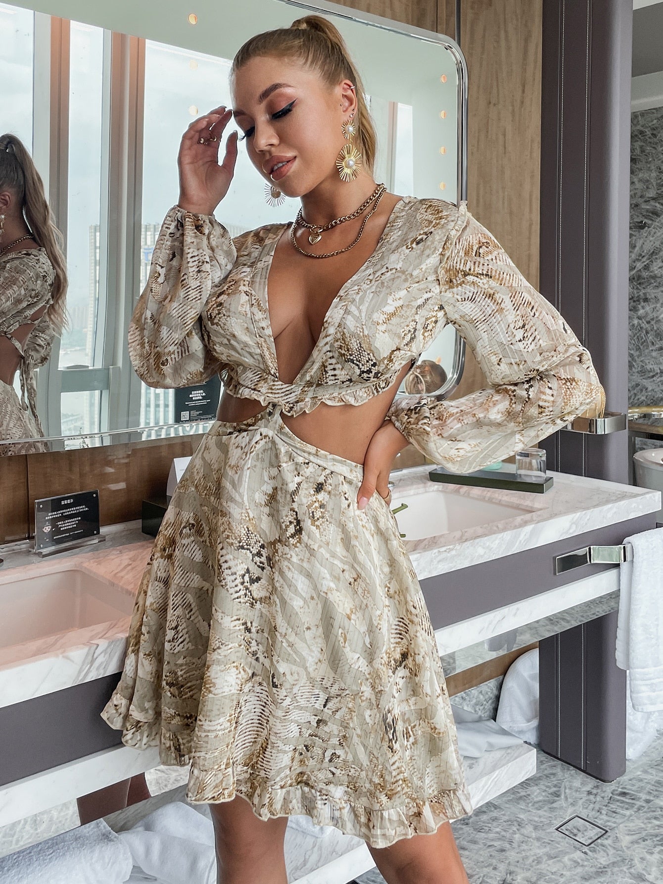 Nicholas Coutts Women Clothing Producers
