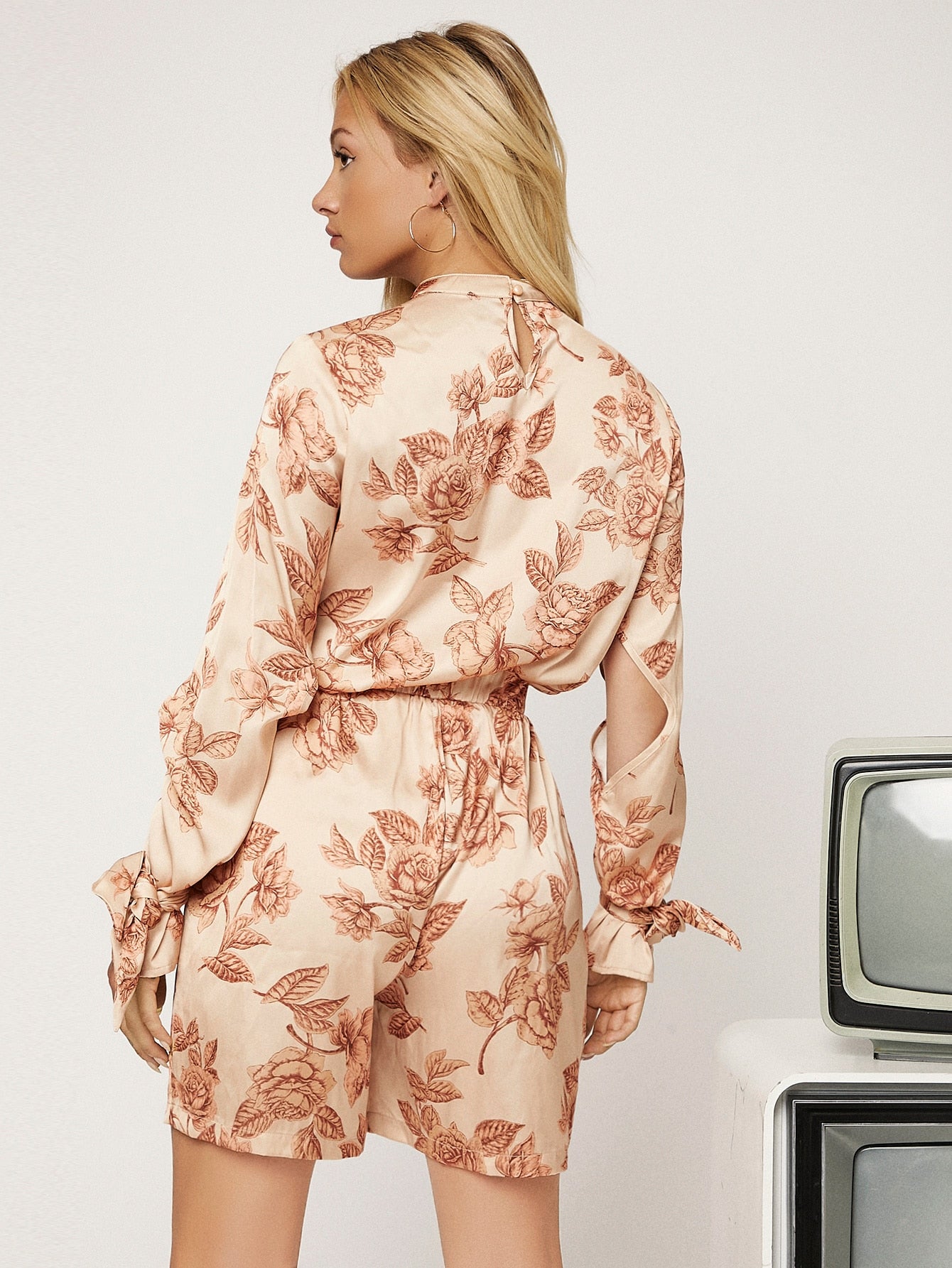 Mock Neck Floral Print Cut Out Knotted Cuff Satin Top & Shorts