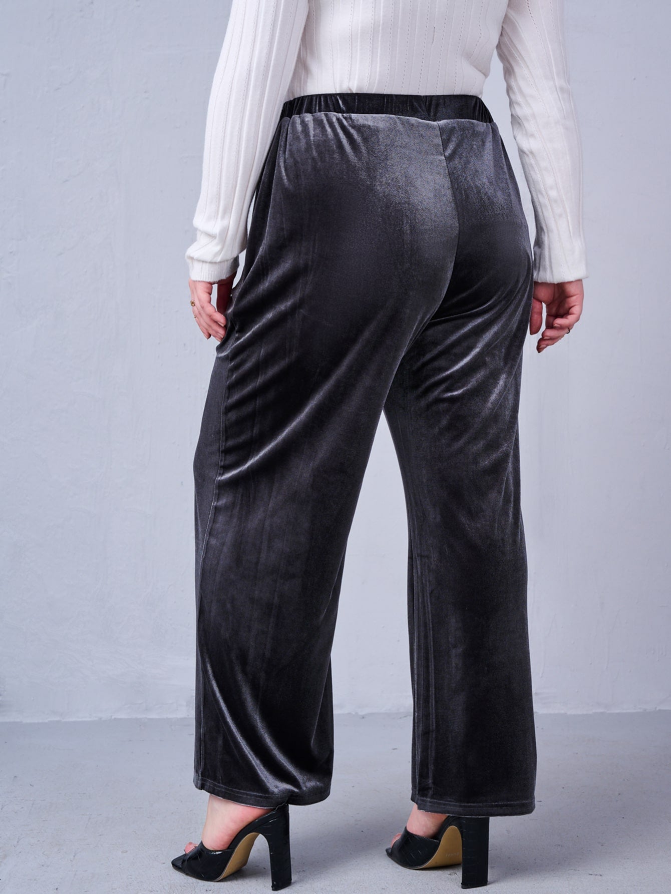 Plus High Waist Hidden Pocket Velvet Pants