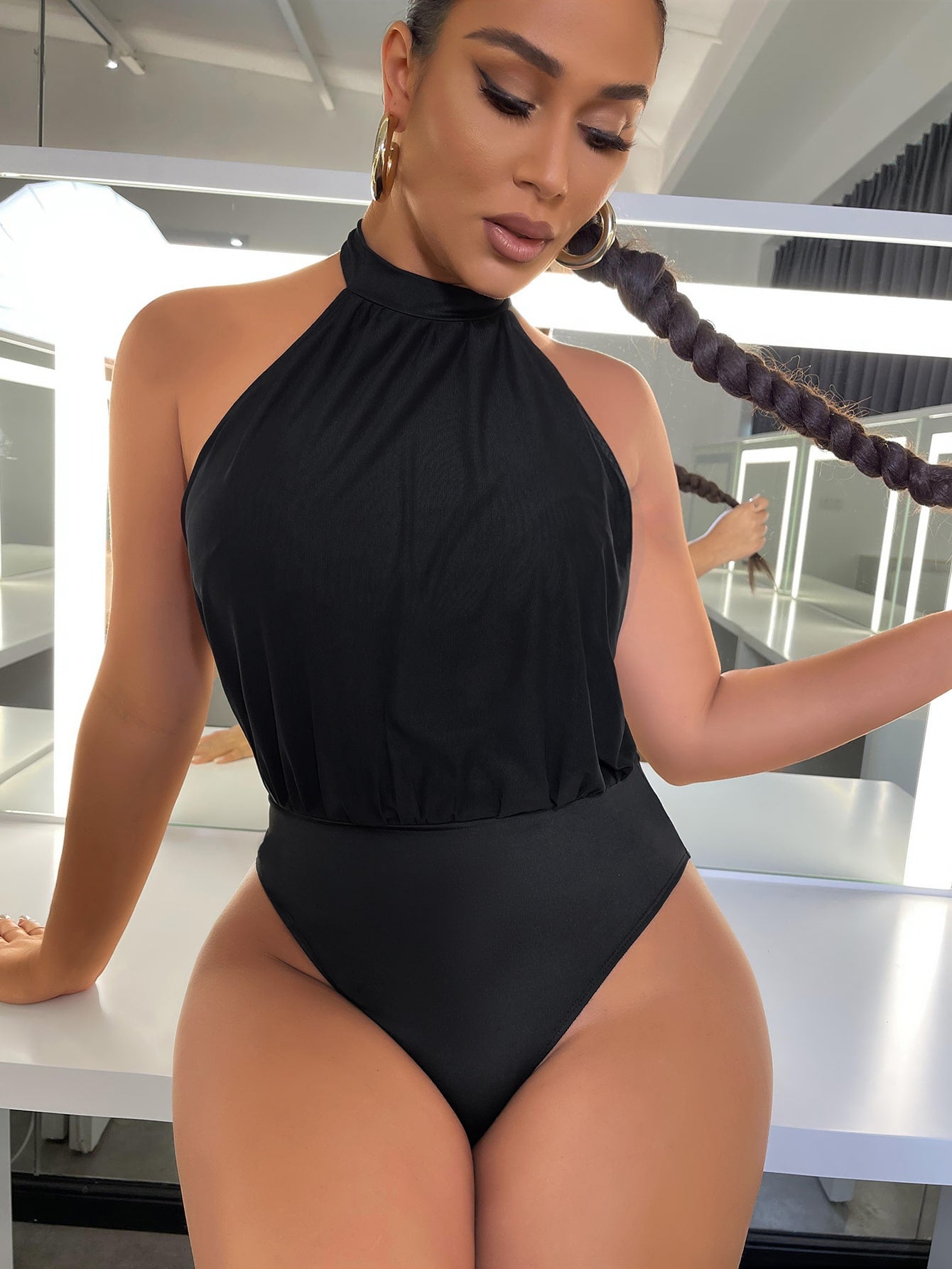 Nicholas Coutts Women Clothing Producers