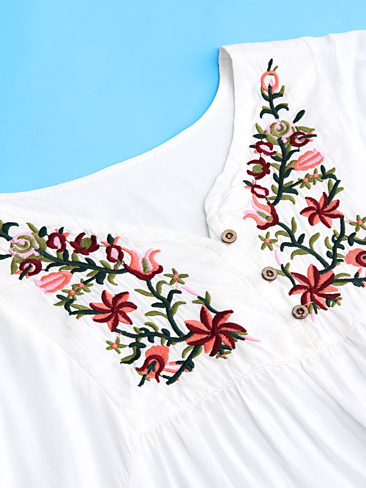 OEM Ladies White V-Neck Dresses