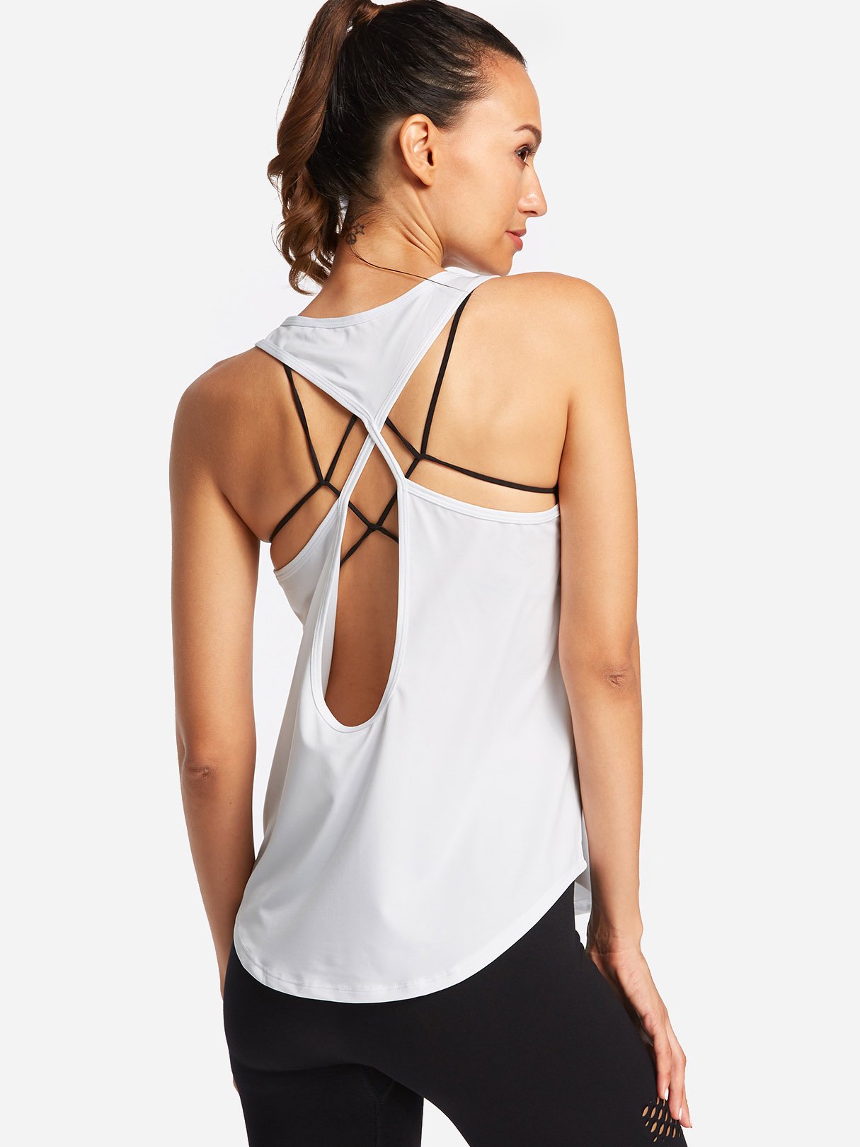 NEW FEELING Womens White Camis
