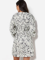 NEW FEELING Womens White V-Neck Dresses