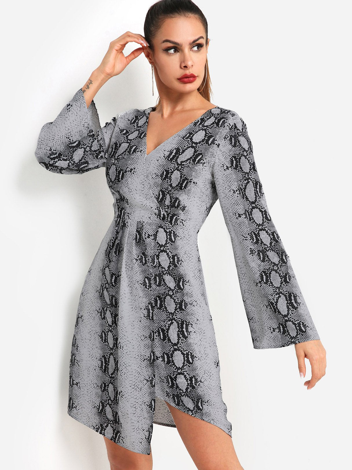 OEM Ladies Grey V-Neck Dresses