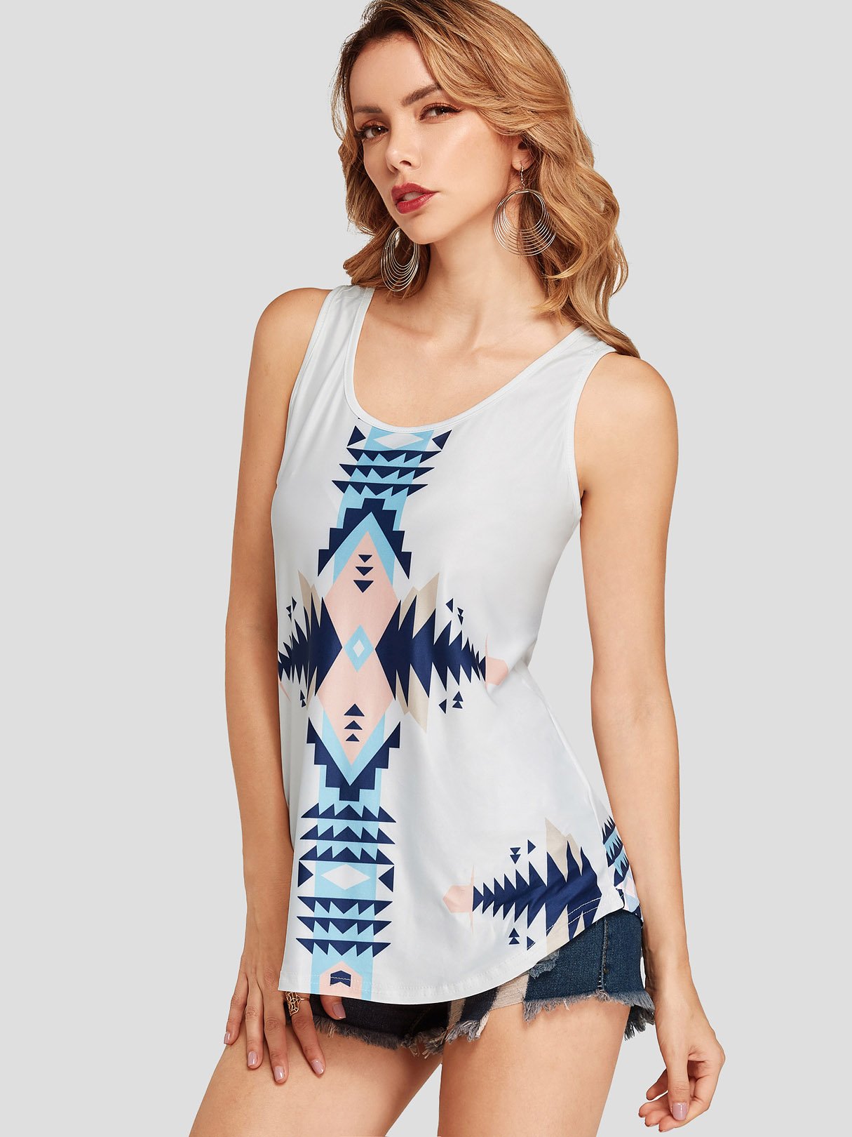 Wholesale Scoop Neck Geometrical Sleeveless White Camis