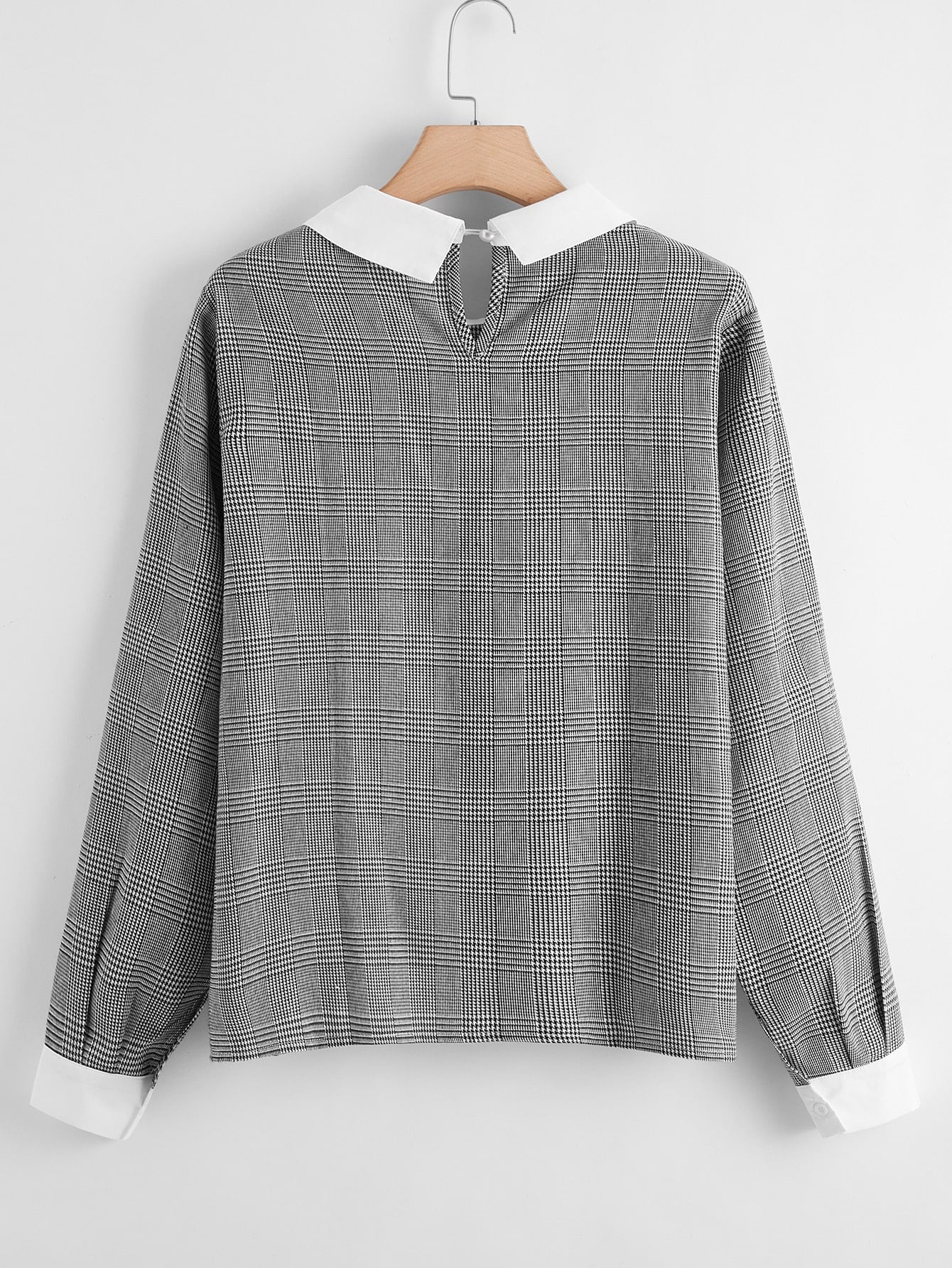 Plus Plaid Contrast Collar Keyhole Back Blouse