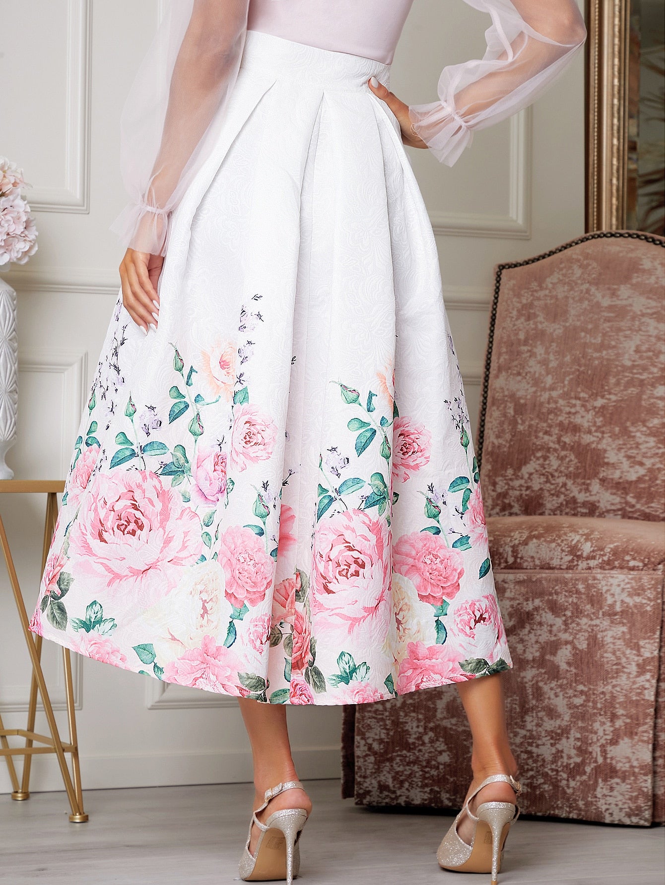 Boxy Pleated Floral Jacquard Skirt