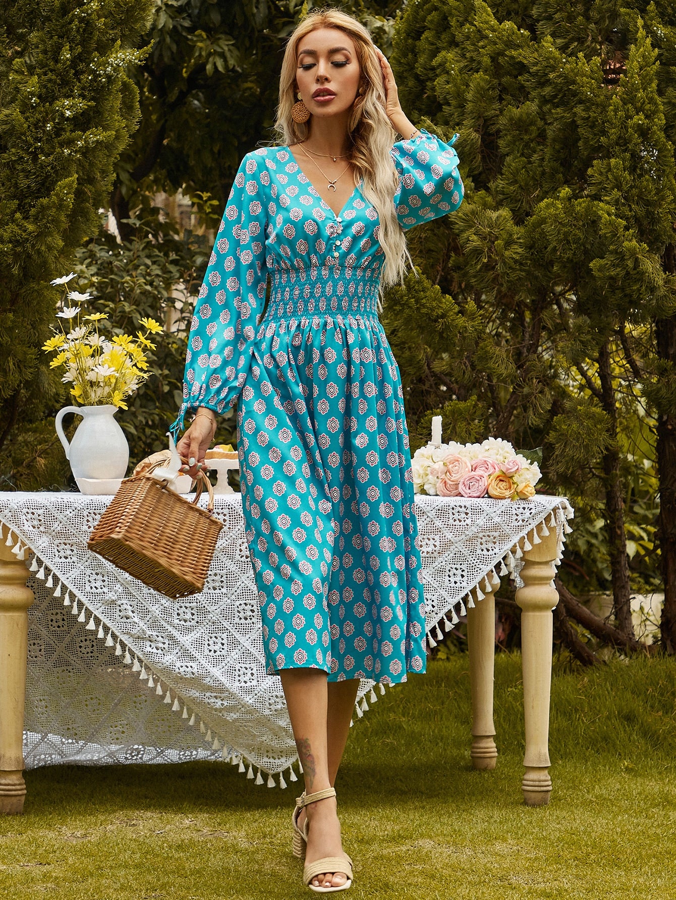 Ladies Suits Suppliers
