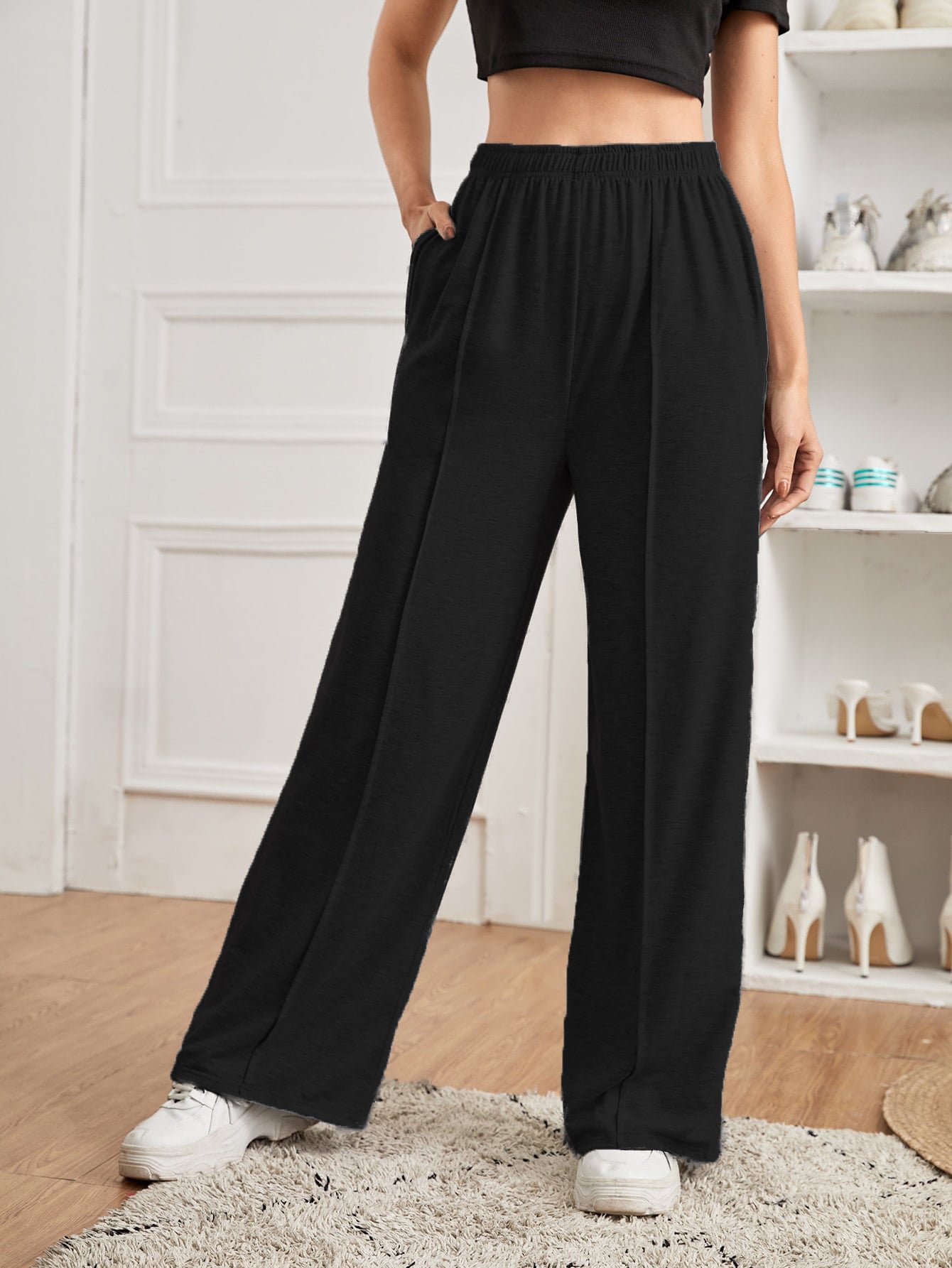 Lara Klawikowski Women Clothes Supplier