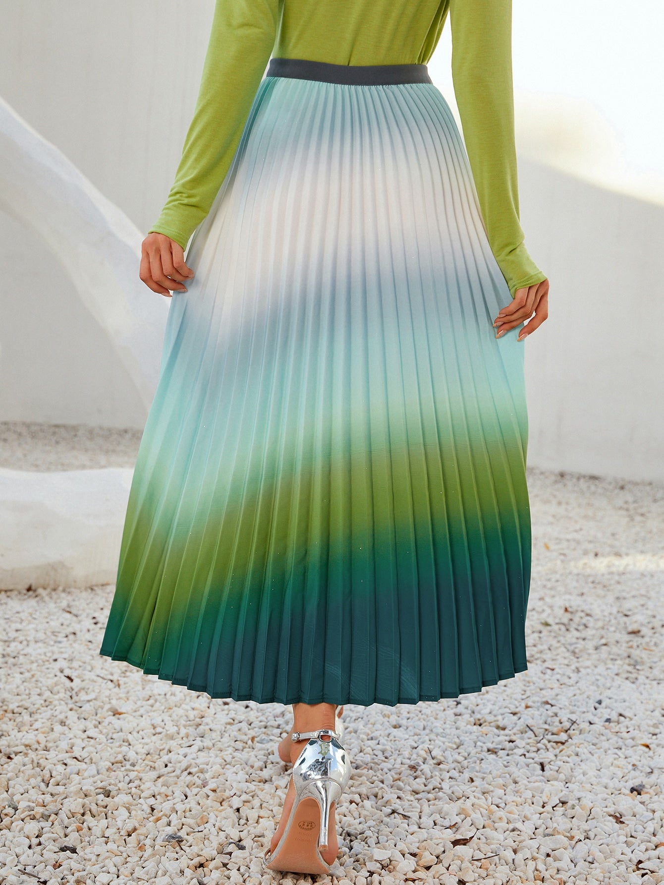 Ombre Elastic Waist Pleated Skirt