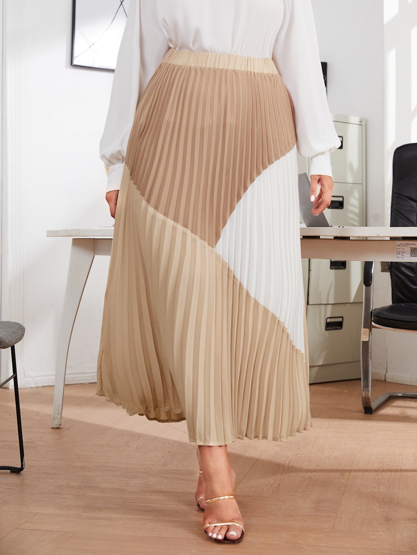 Plus Colorblock Pleated Skirt