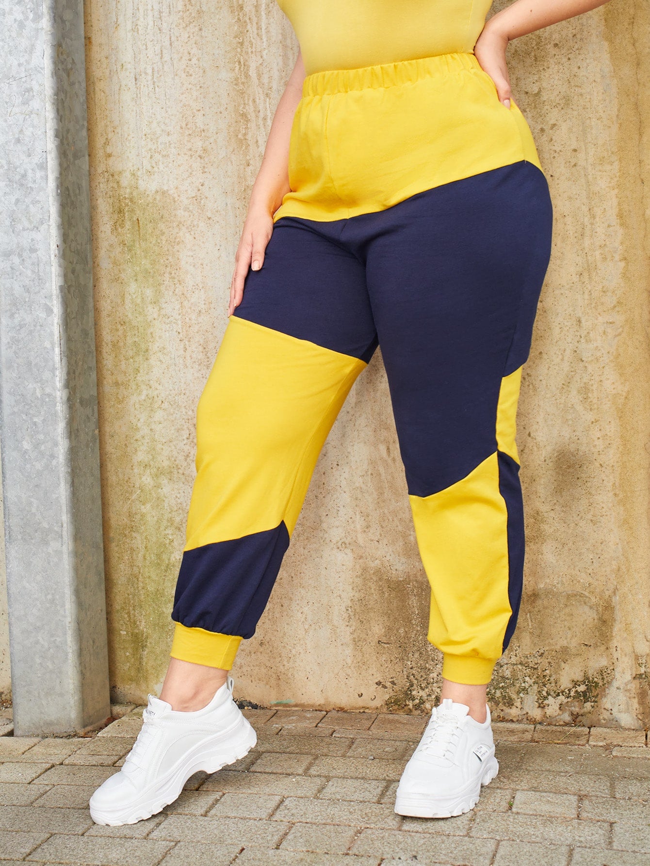 Plus Size Sweatpants Producers