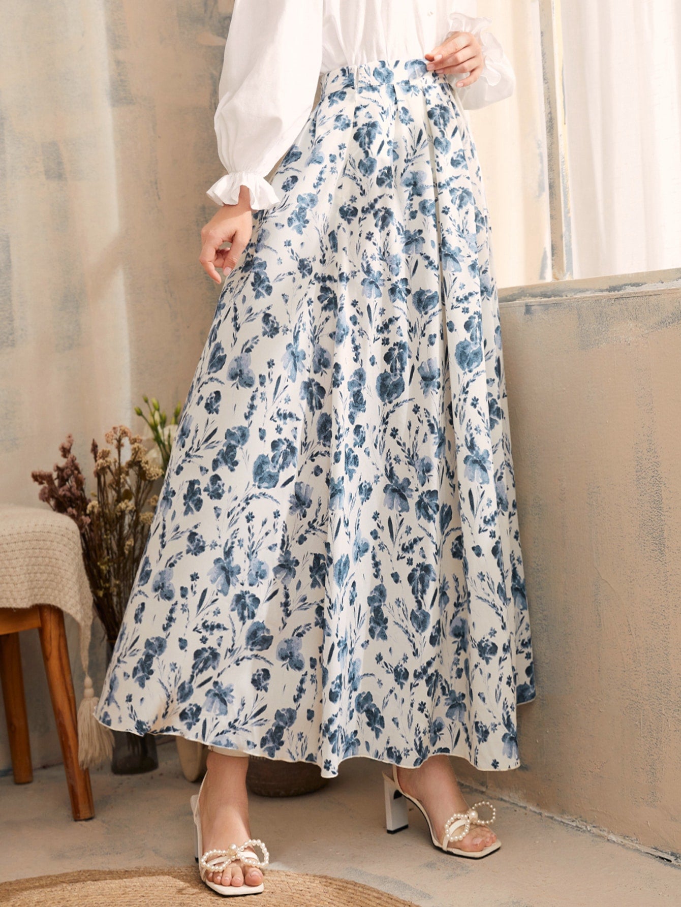 Women Skirts Producer