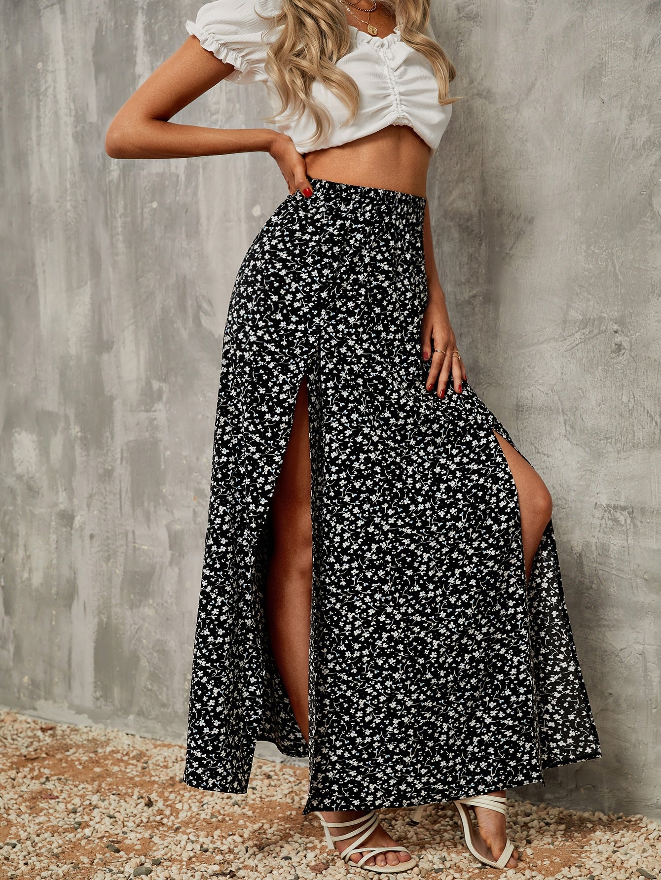 Women Skirts Producer