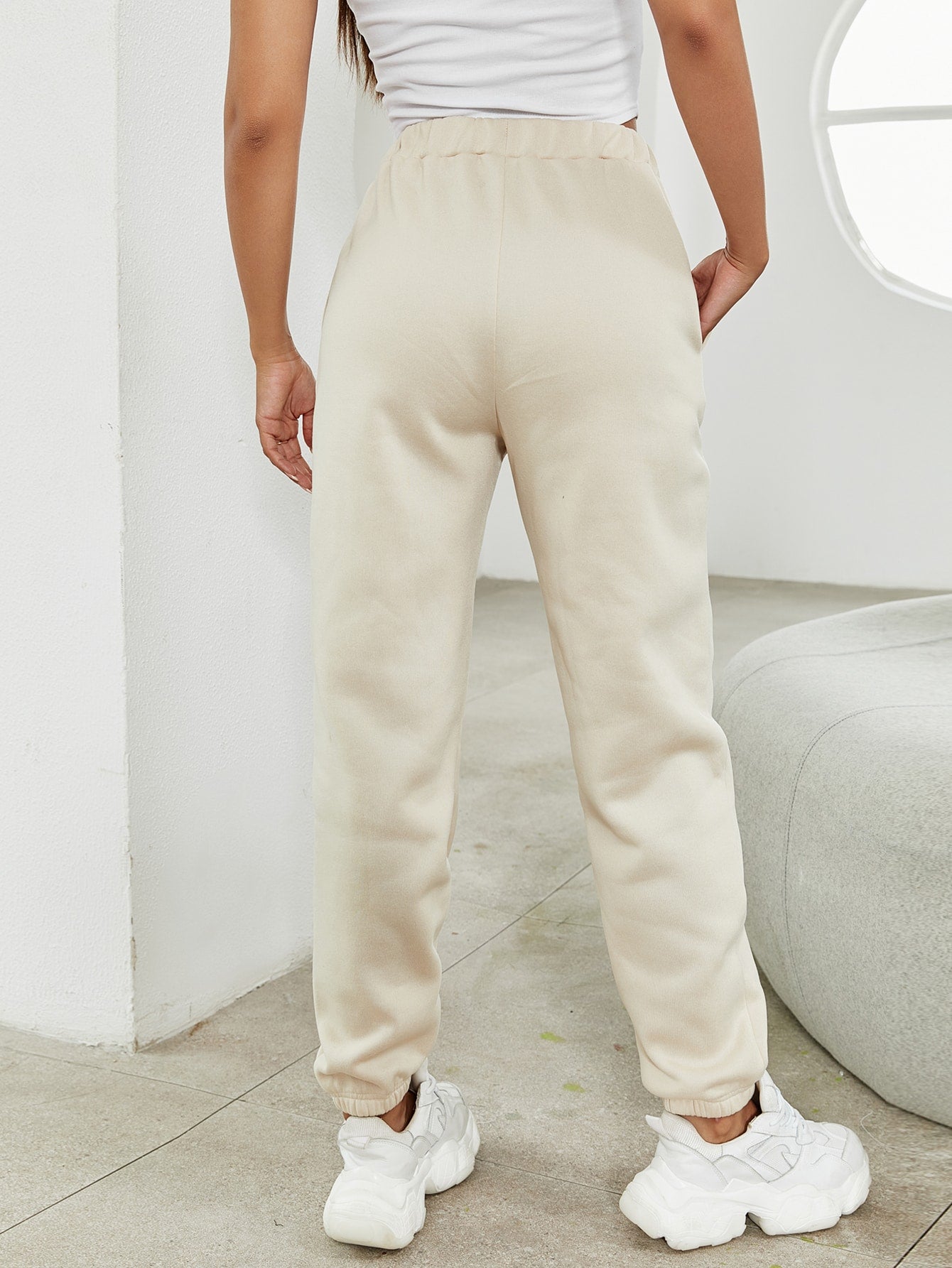 Pocket Detail Elastic Waist Sweatpants