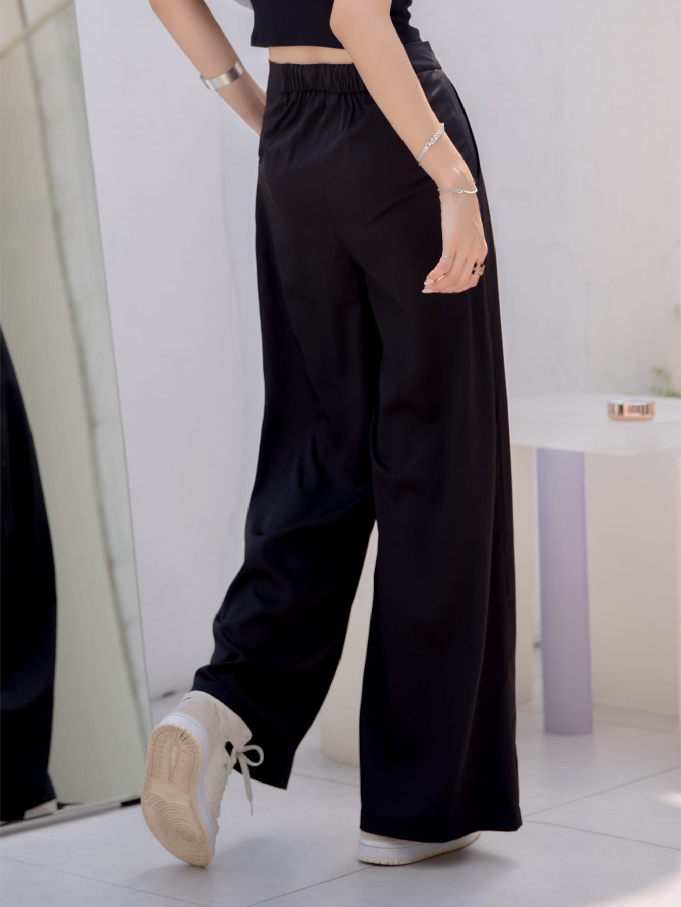 Patch Detail Slant Pocket Fold Pleated Pants