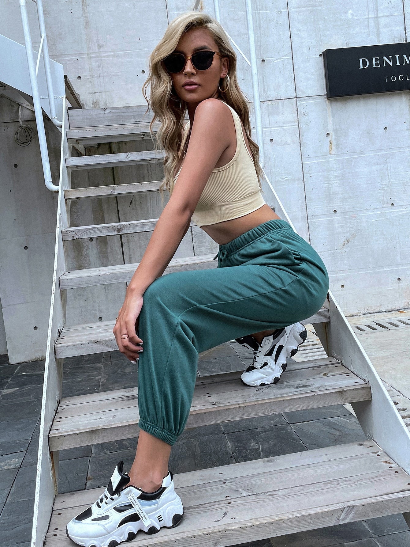 Women Sweatpants Producers