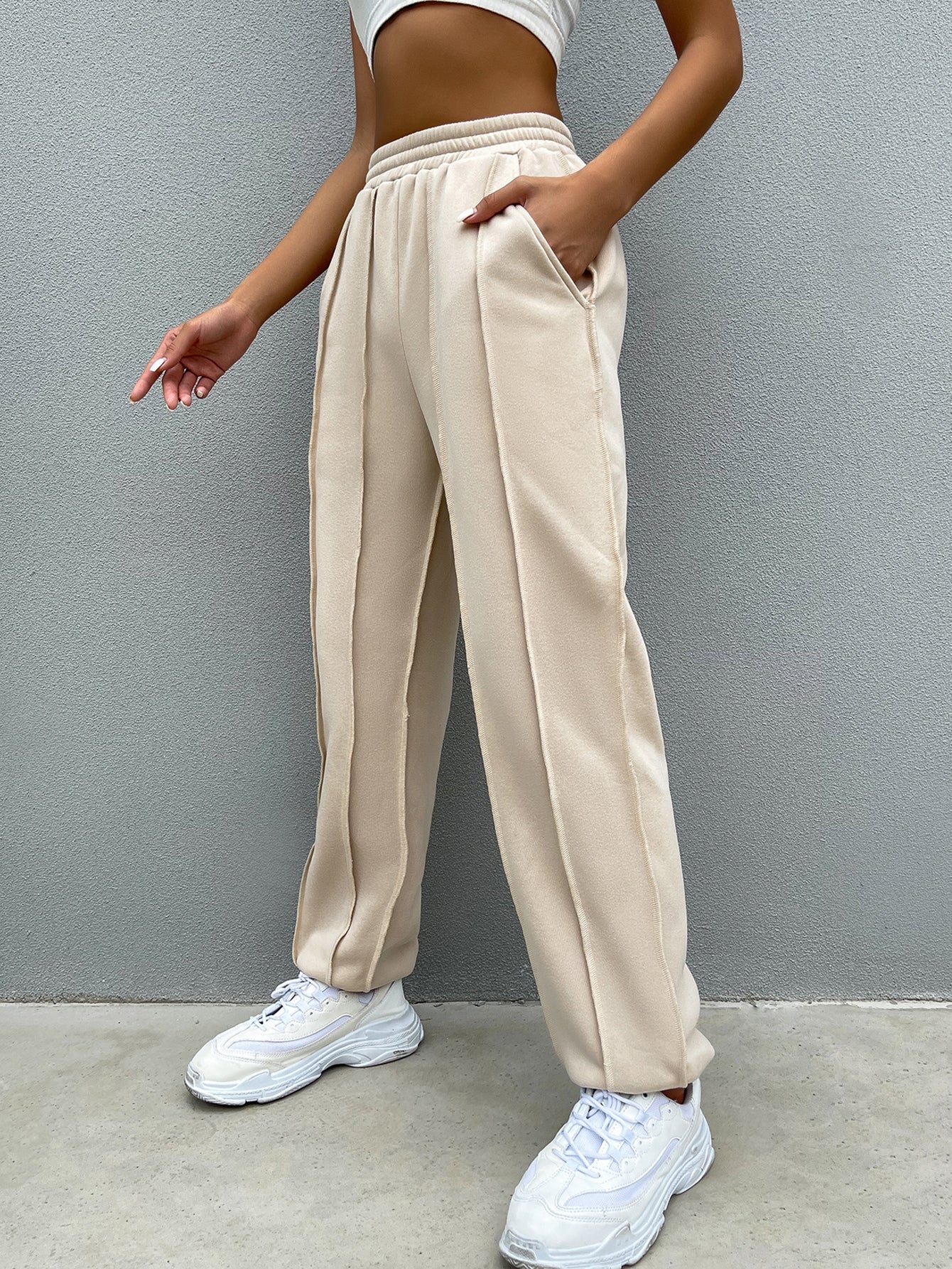 Emmy Kasbit Women Clothes Producer