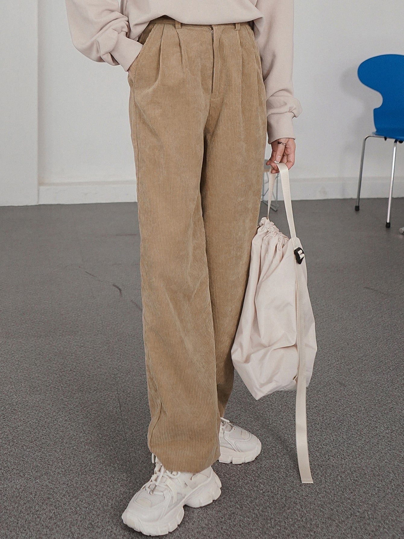 Women Pants Producer
