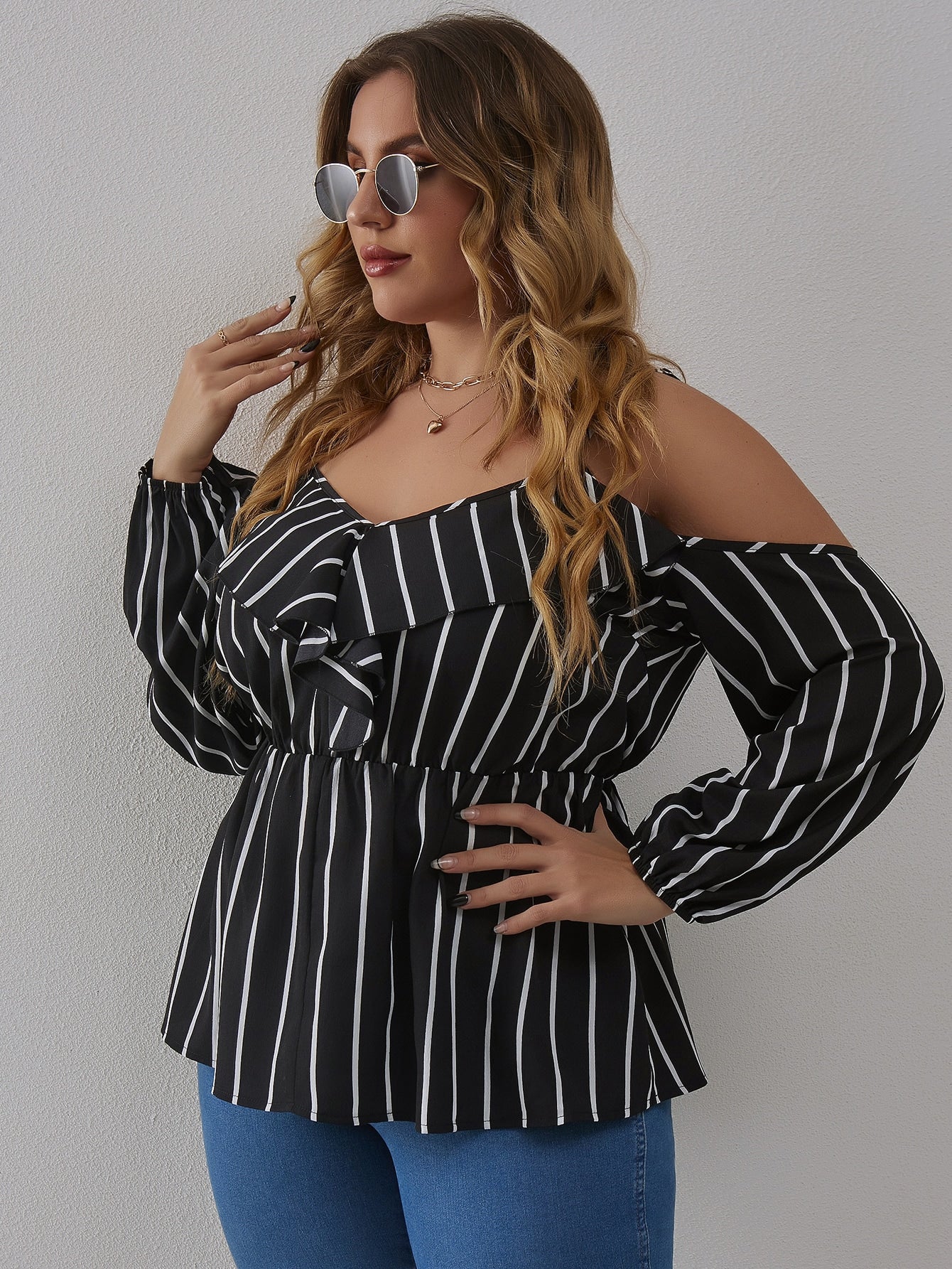 Plus Size Blouses Producer