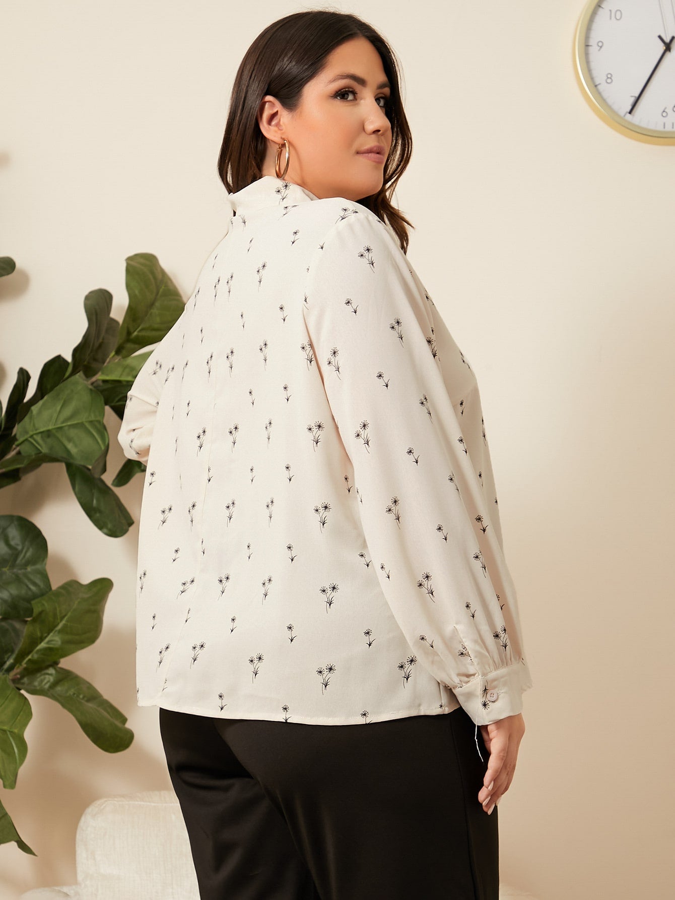 Plus Floral Print Tie Neck Top