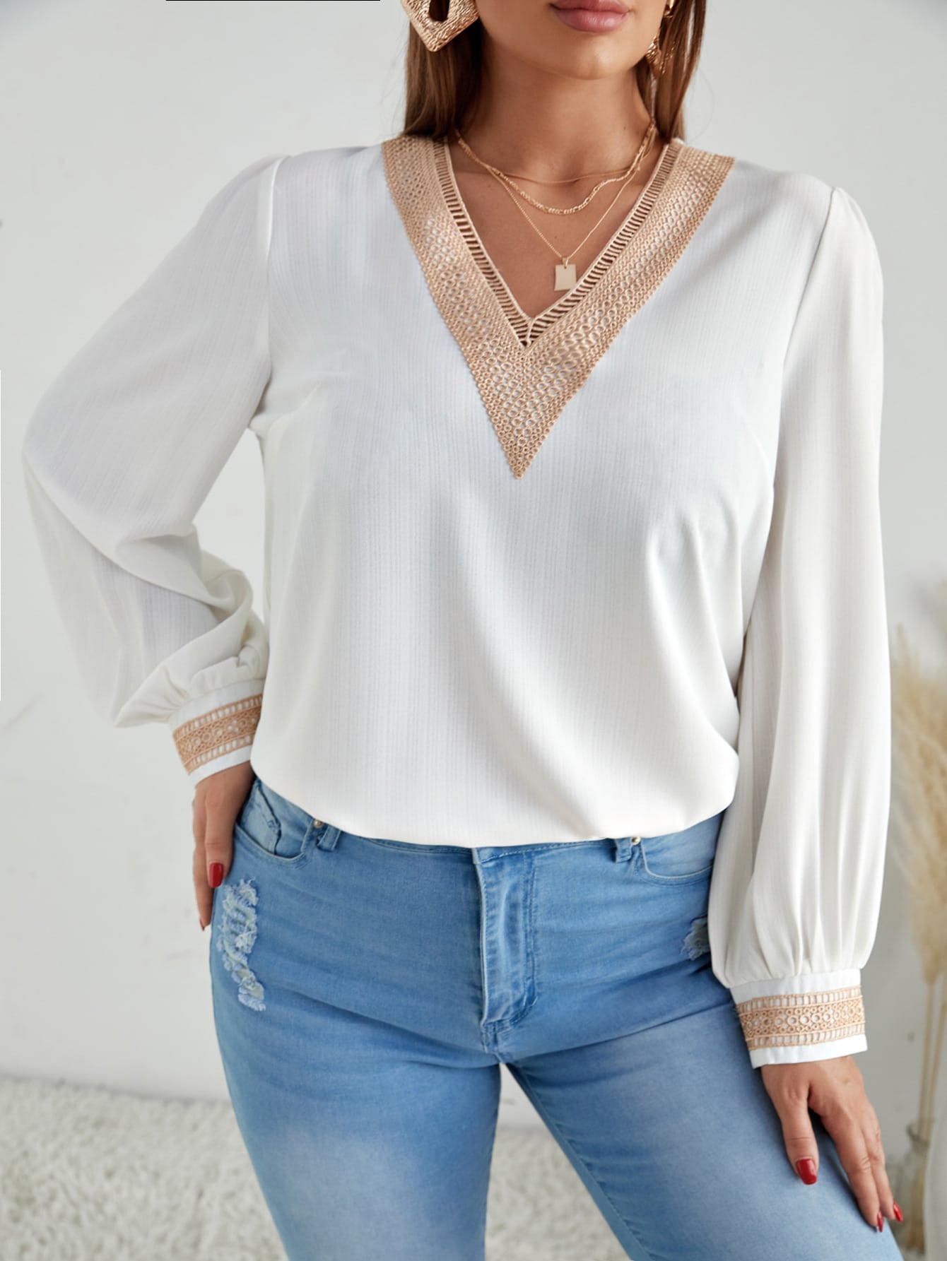 Plus Size Blouses Producer