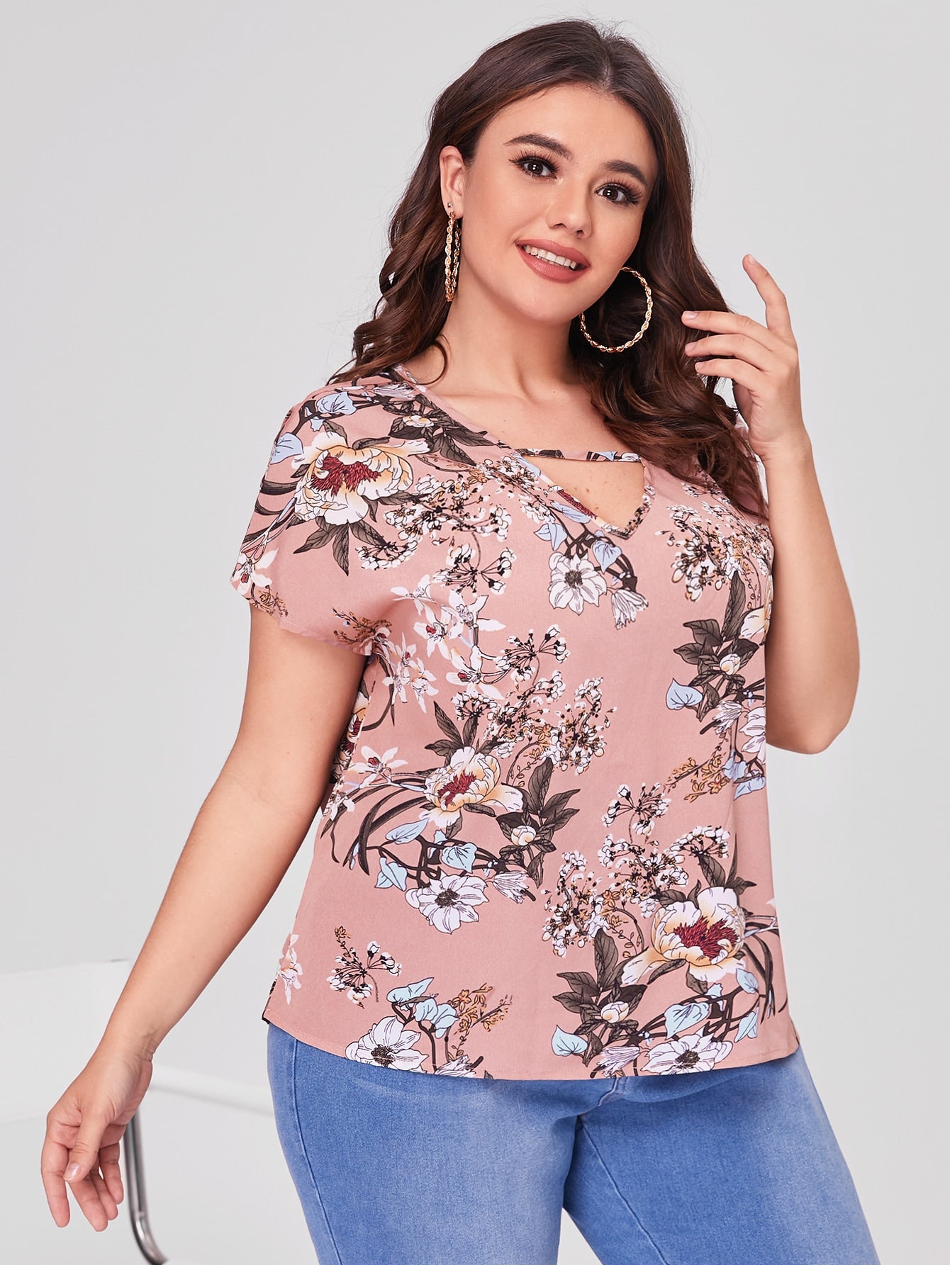 Plus V-neck Floral Top