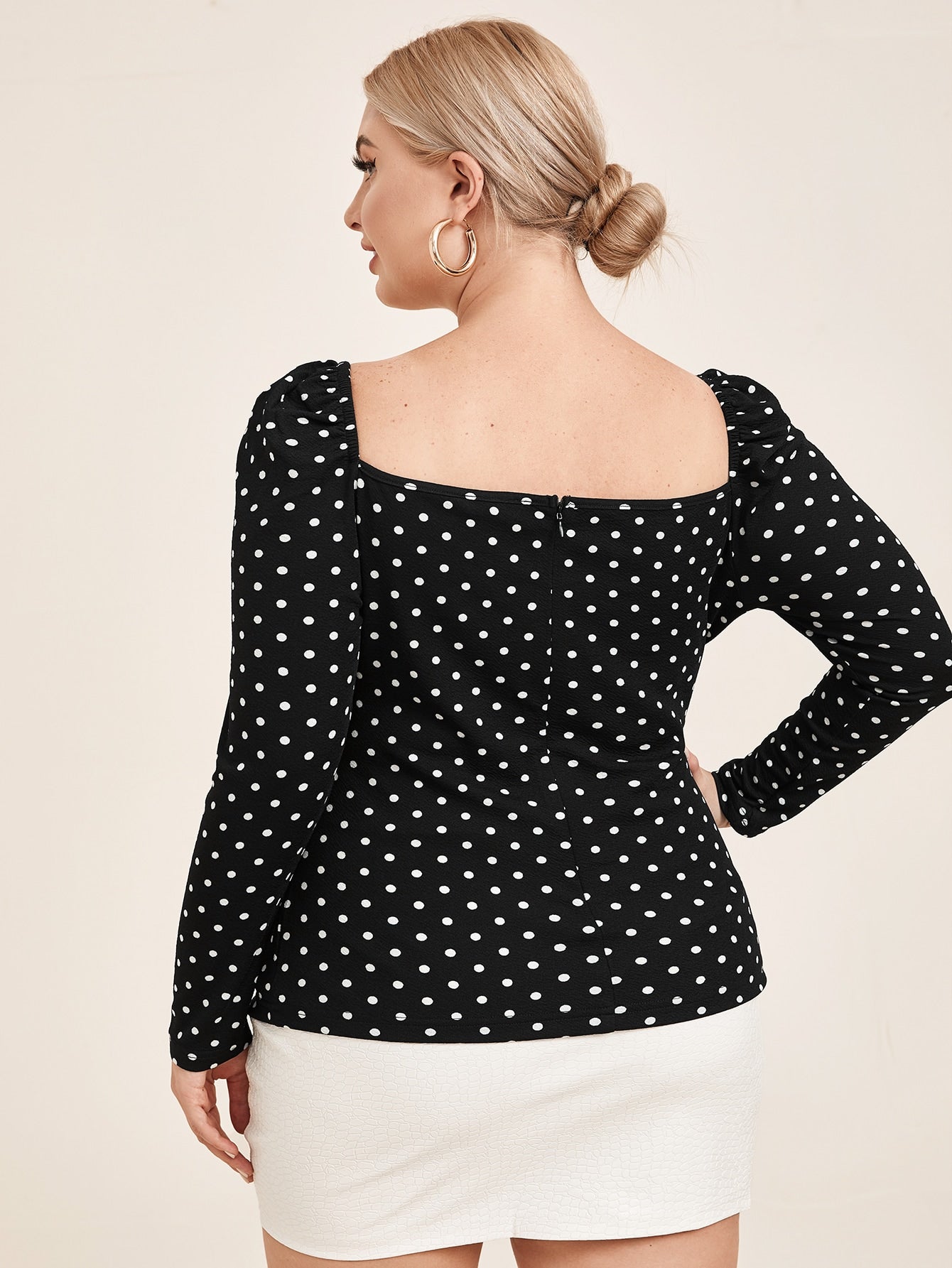 Plus Sweetheart Neck Polka Dot Top