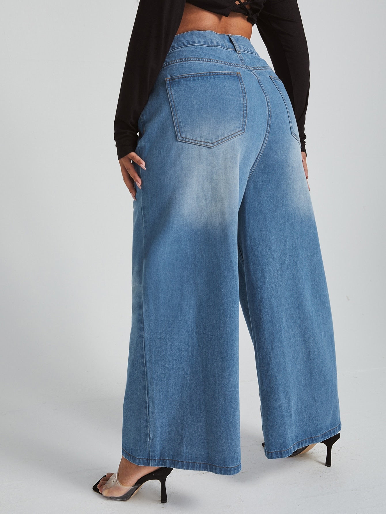 Plus Washed Wide Leg Jeans