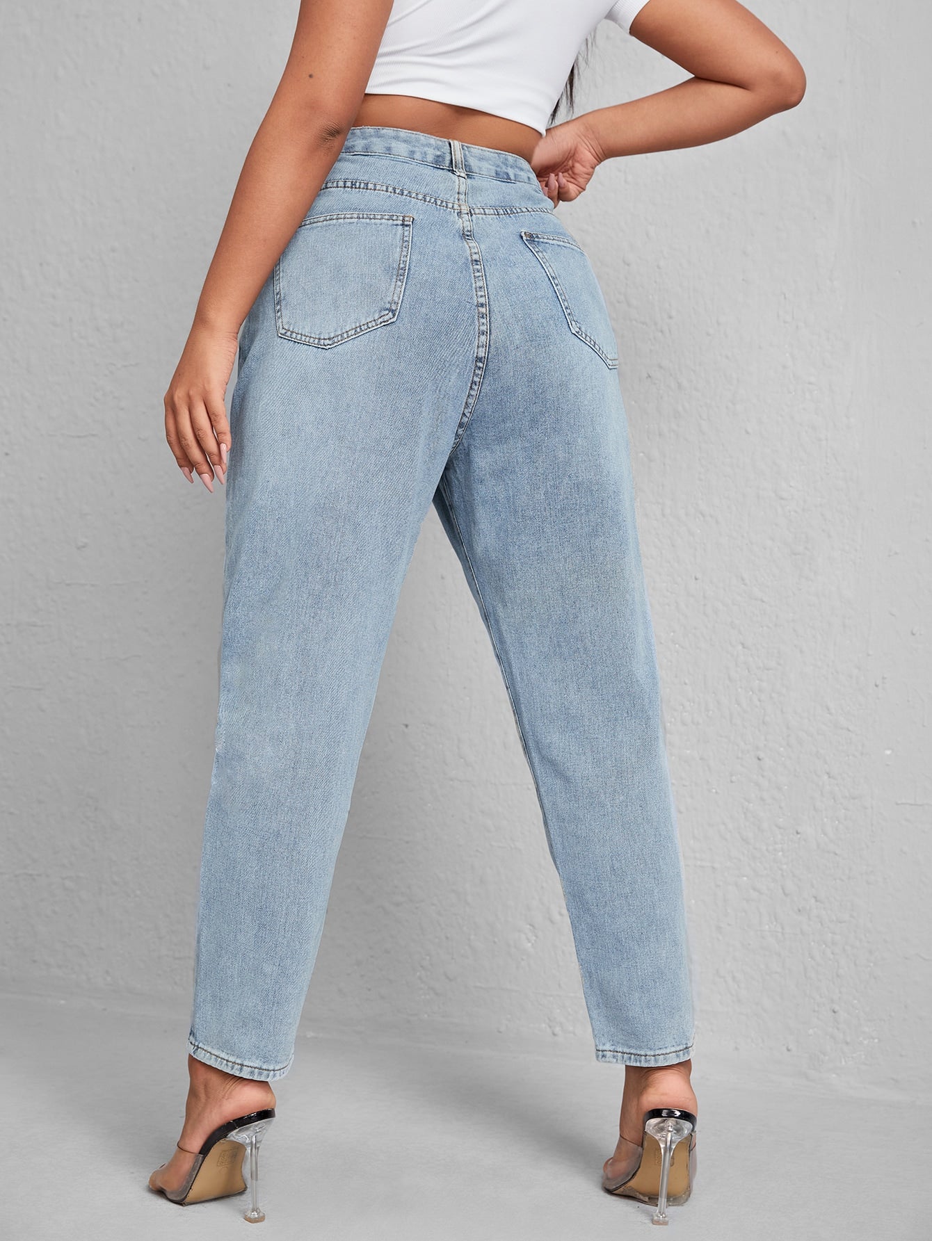 Plus Sculpture & Letter Graphic Ripped Mom Fit Jeans