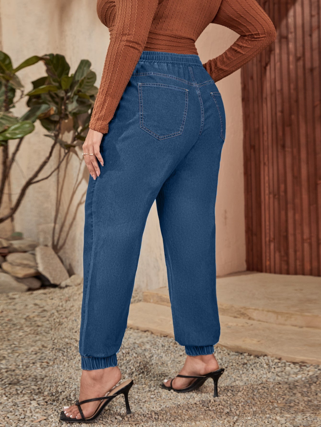 Plus Slant Pocket Drawstring Waist Jogger Jeans