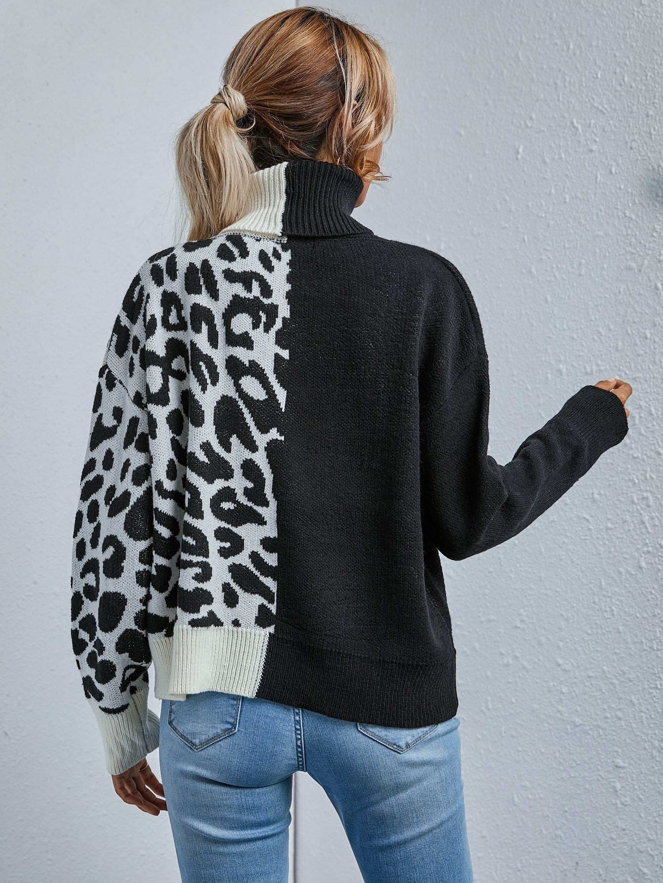 Turtleneck Leopard & Colorblock Pattern Sweater