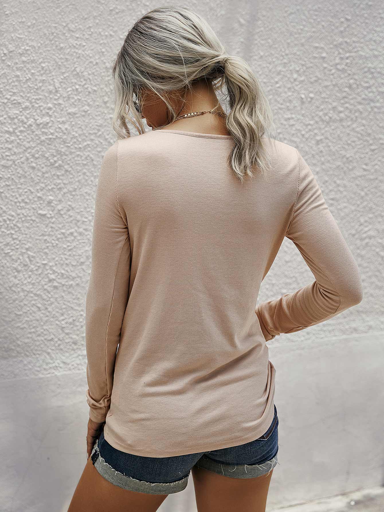 Ribbed Knit Ruched Button Detail Tee