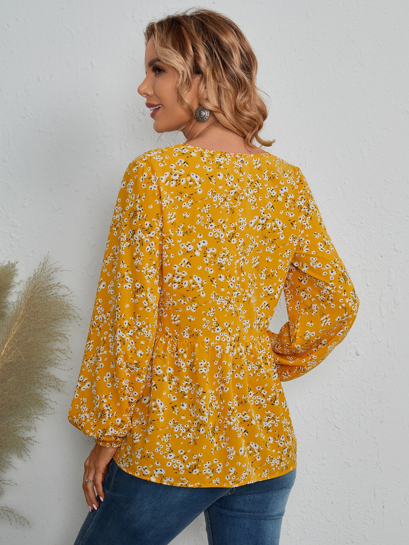 Ditsy Floral Print Lantern Sleeve Peplum Blouse
