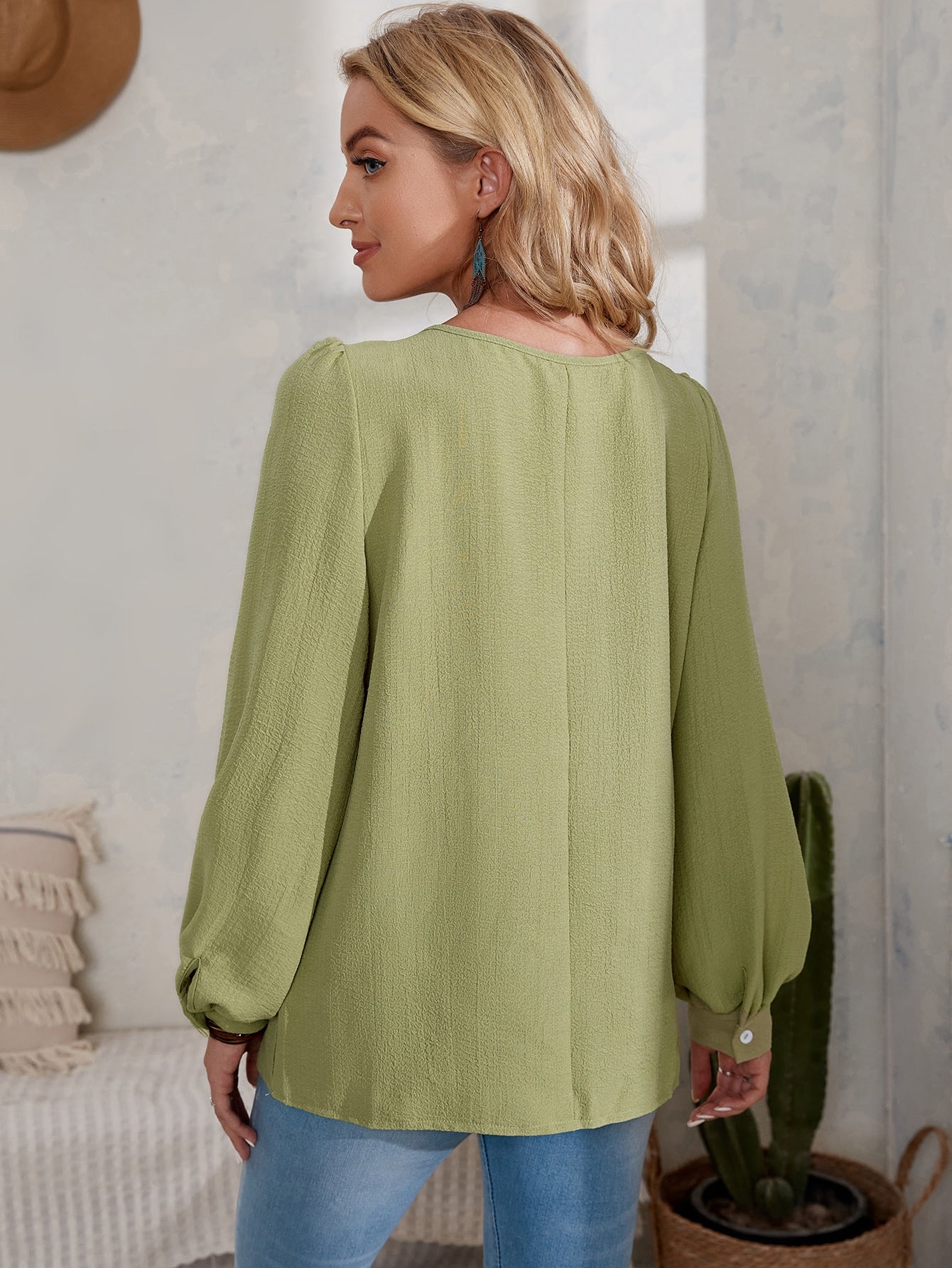 Solid Scoop Neck Puff Sleeve Blouse