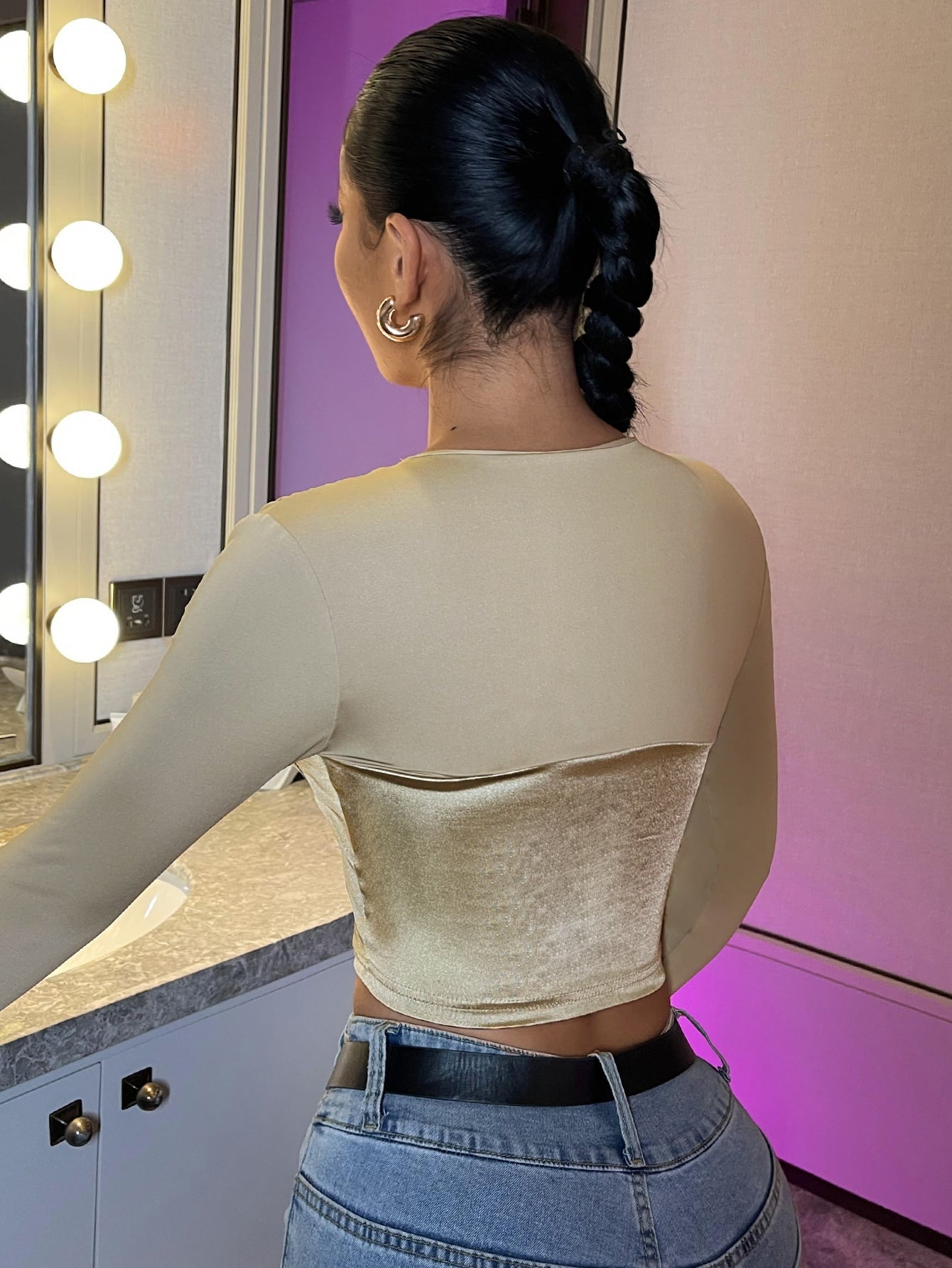 Solid Ruched Detail Crop Tee