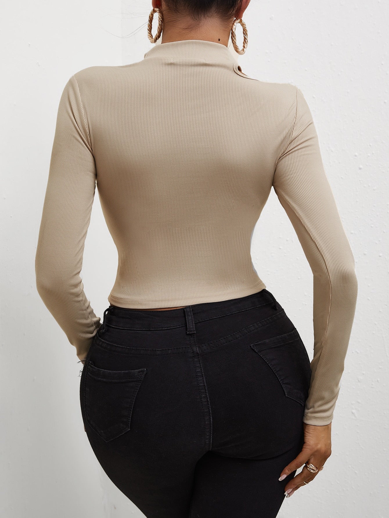Cutout Front Rib-knit Tee