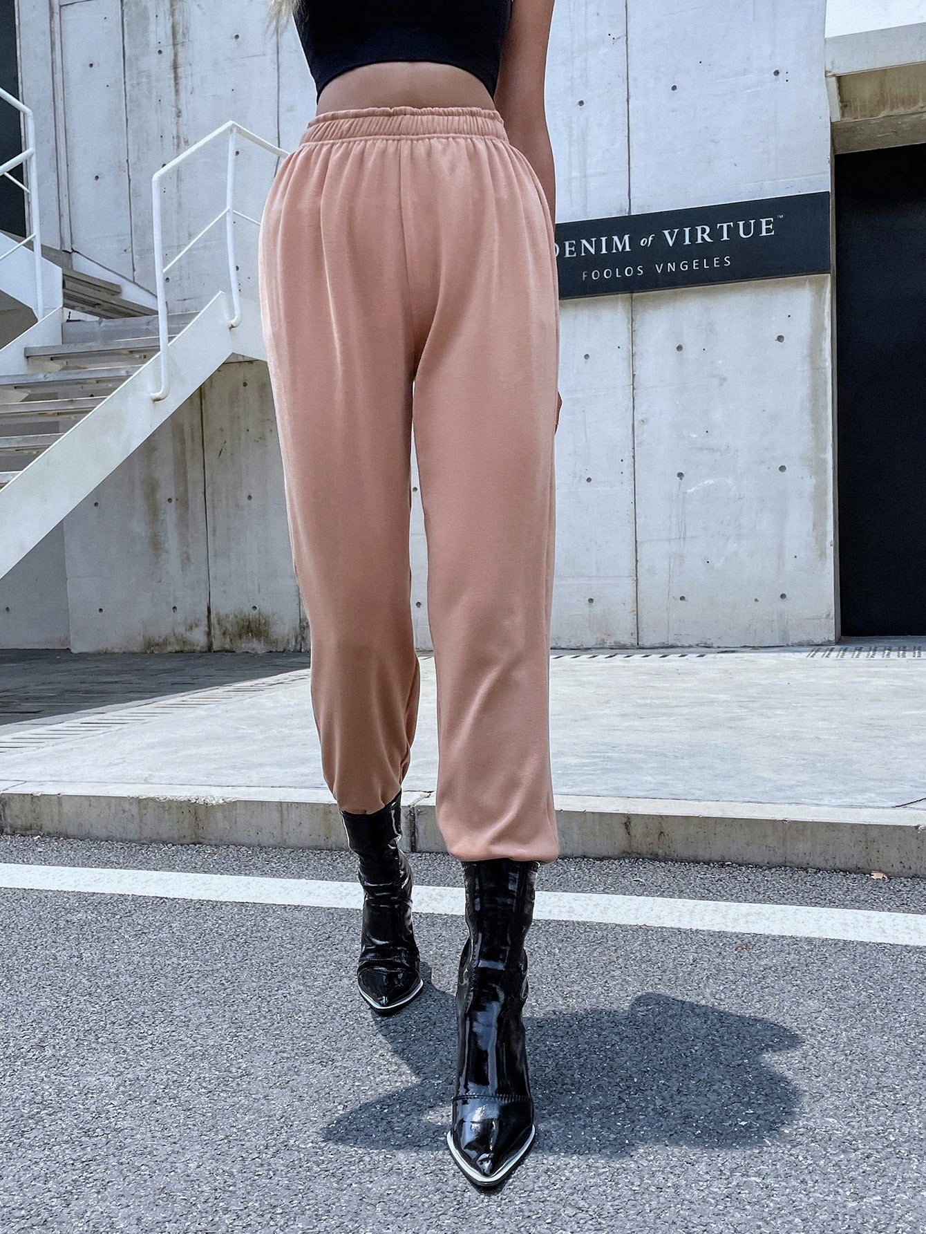 Women Sweatpants Producer