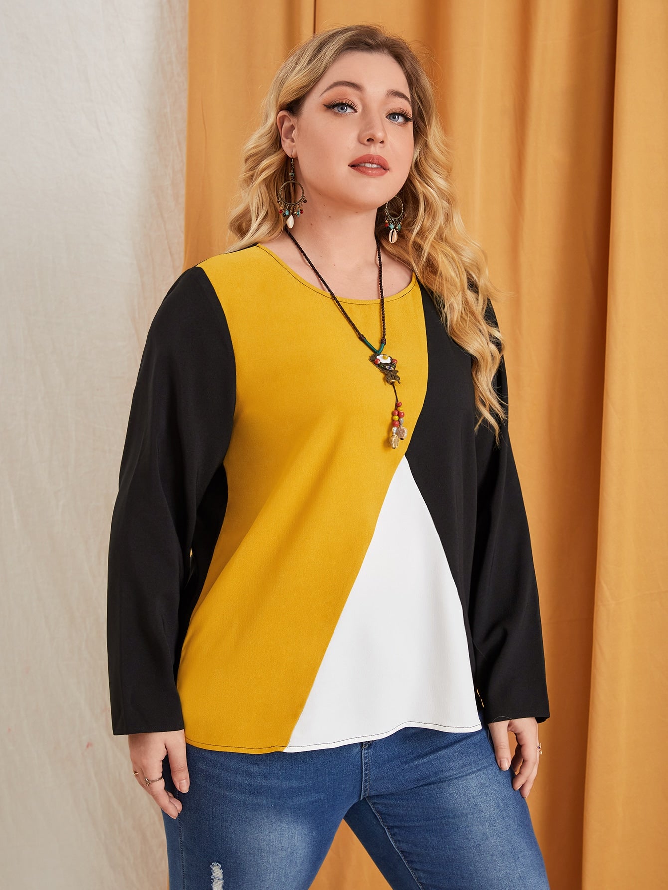 Plus Size Blouses Producer