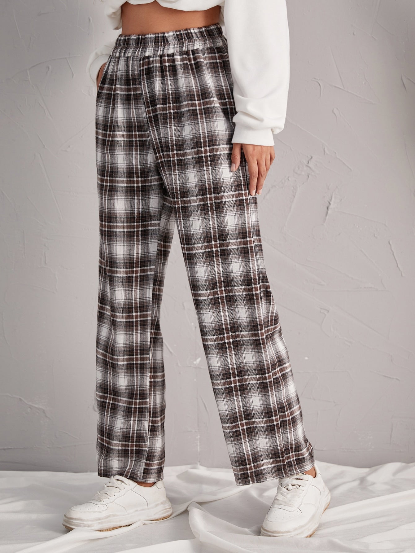 Women Pants Producer