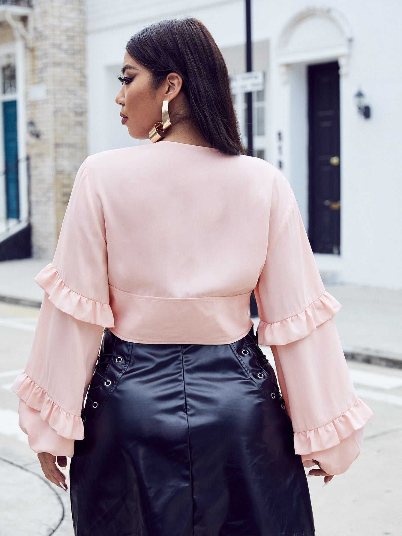 Plus 1pc Ruffle Trim Lantern Sleeve Blouse