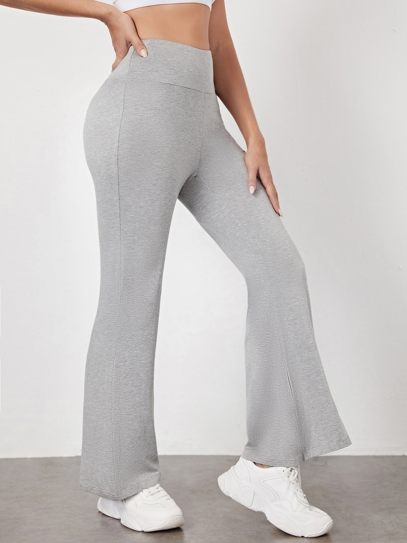Lara Klawikowski Women Clothes Supplier