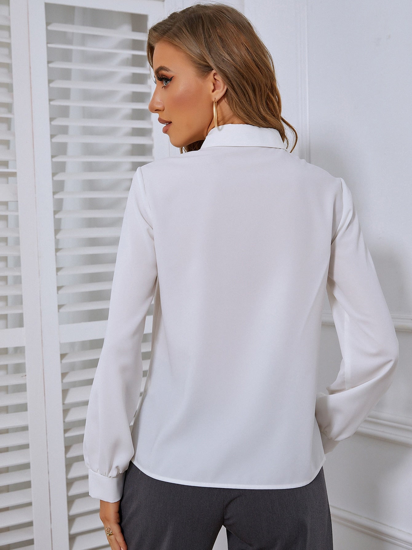 Keyhole Neck Lantern Sleeve Blouse